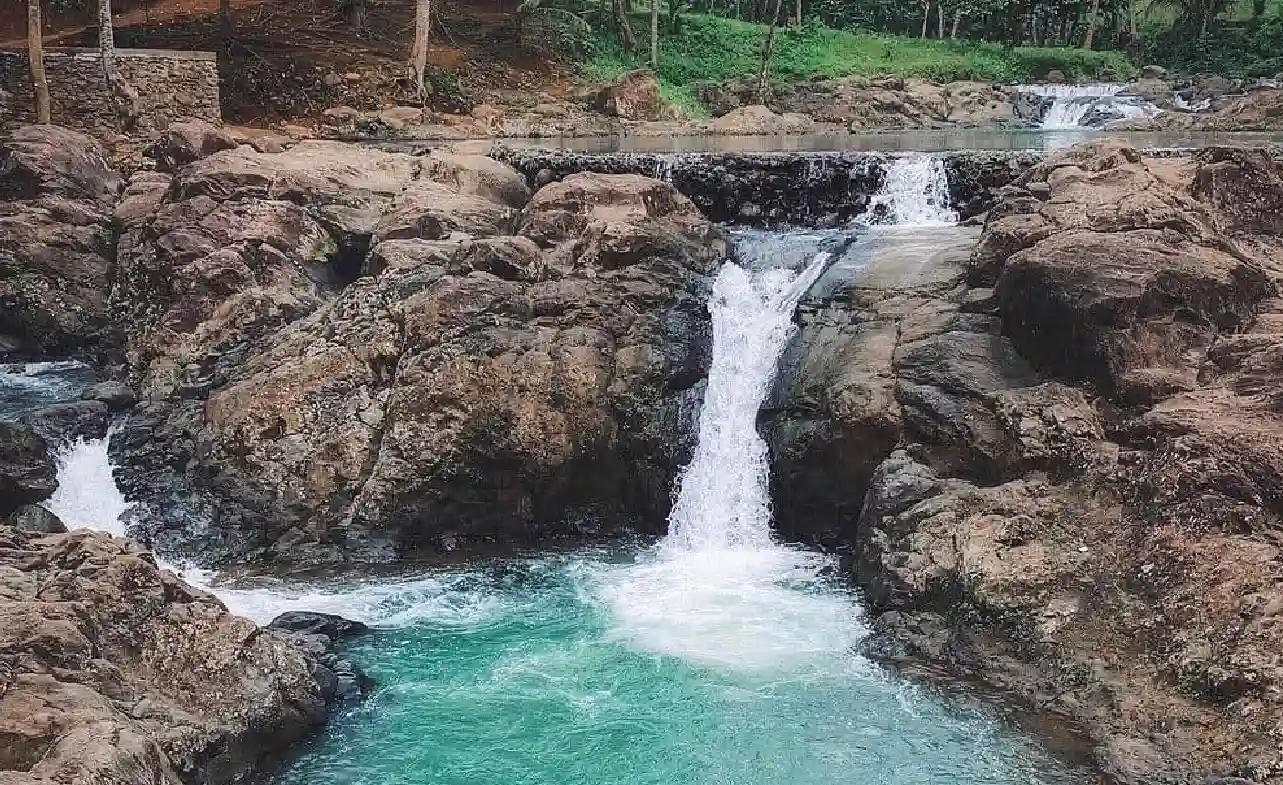 Curug Leuwi Bumi: Harga Tiket, Fasilitas, Lokasi 2025